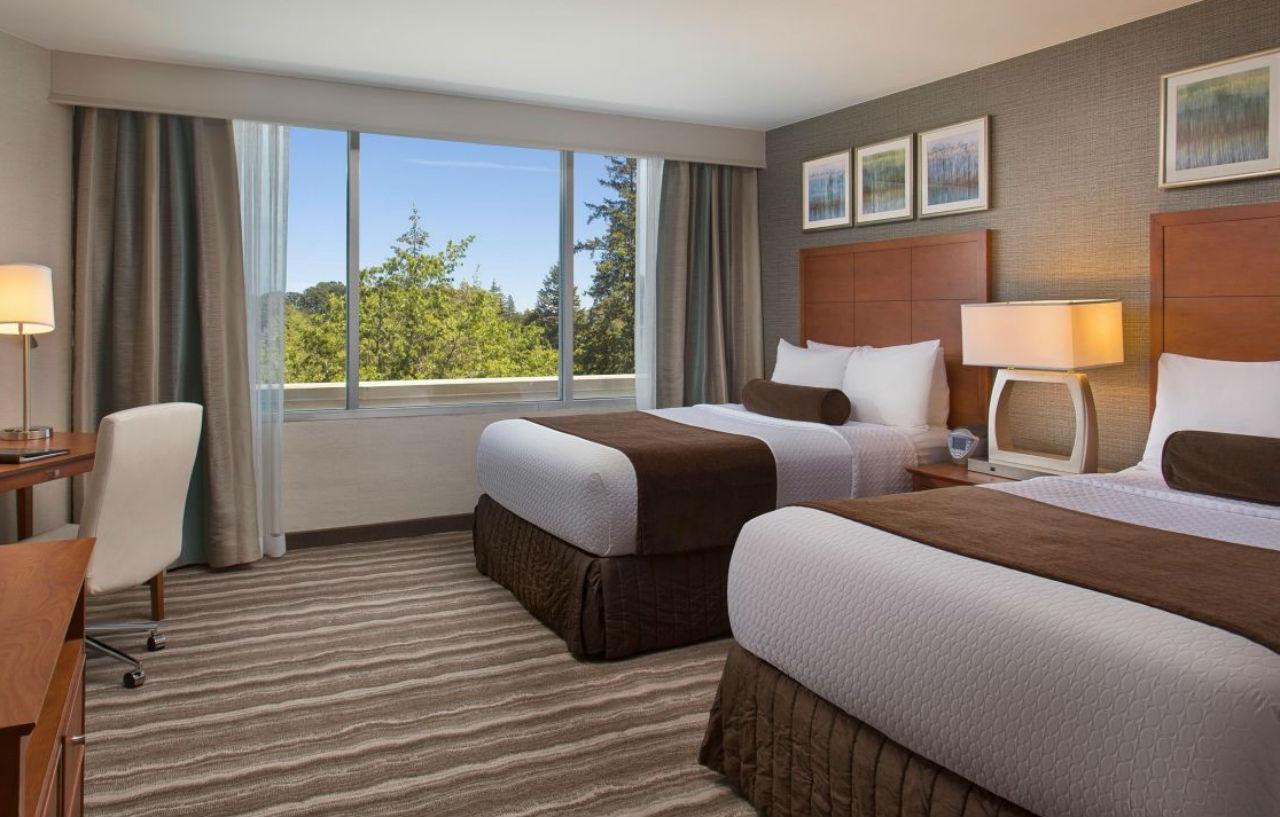 Ac Hotel By Marriott Portland Lake Oswego Exterior photo